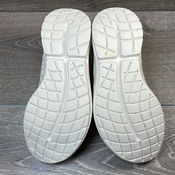 NWT Oofos Oomg Eezee Women’s Size 5 Rose Leopard Slip On Comfort Shoes - Picture 7 of 11